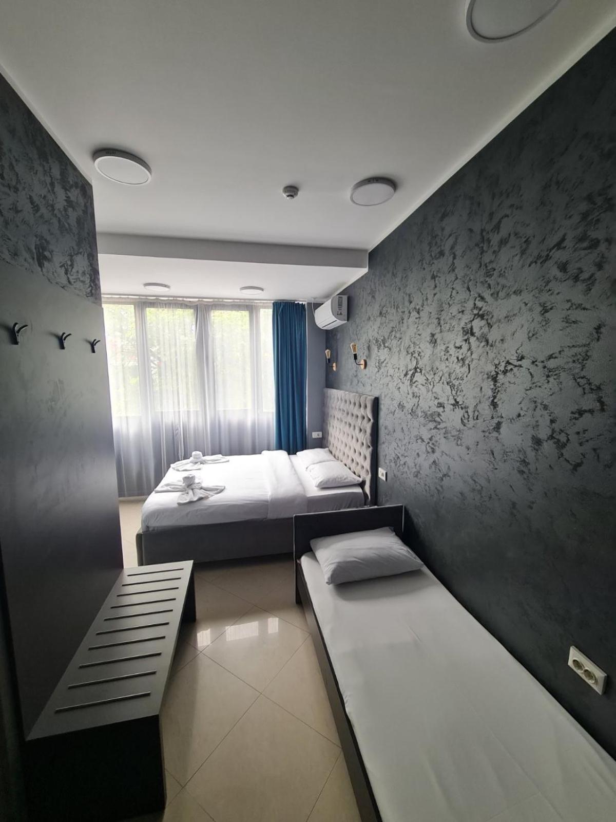 Hotel Fama Skopje Eksteriør billede