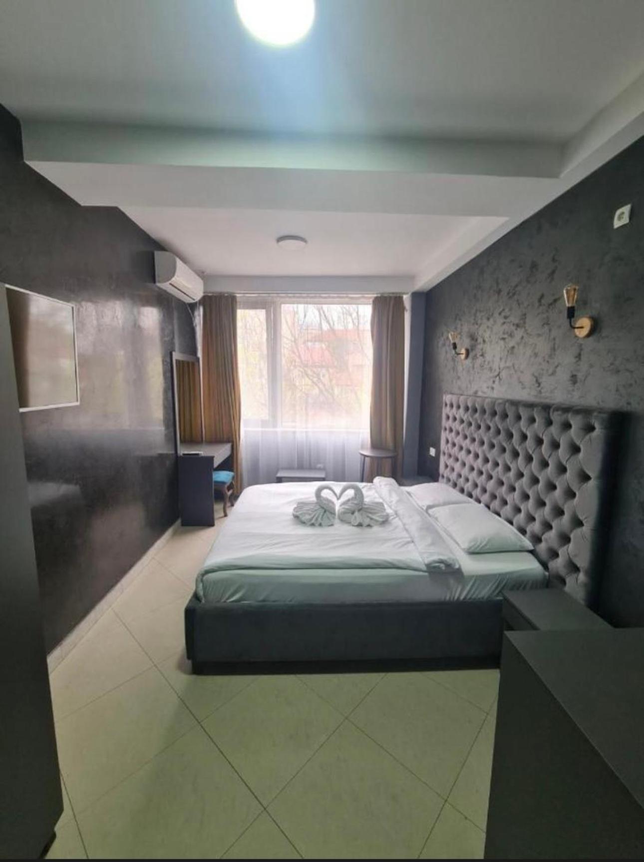 Hotel Fama Skopje Eksteriør billede